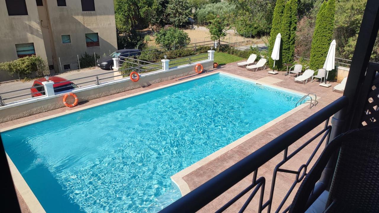 Guesthouse Michobeis Kamarína Eksteriør bilde
