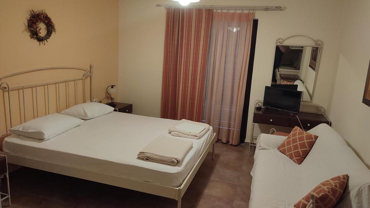 Guesthouse Michobeis Kamarína Eksteriør bilde