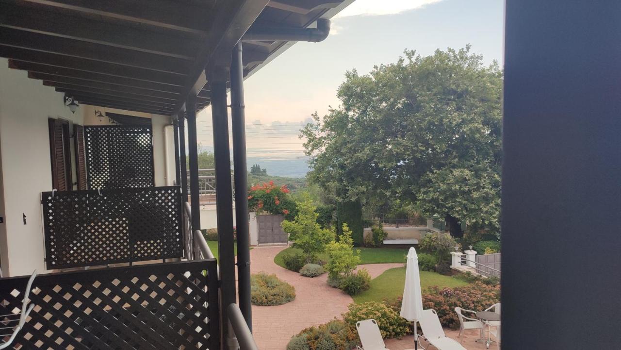 Guesthouse Michobeis Kamarína Eksteriør bilde